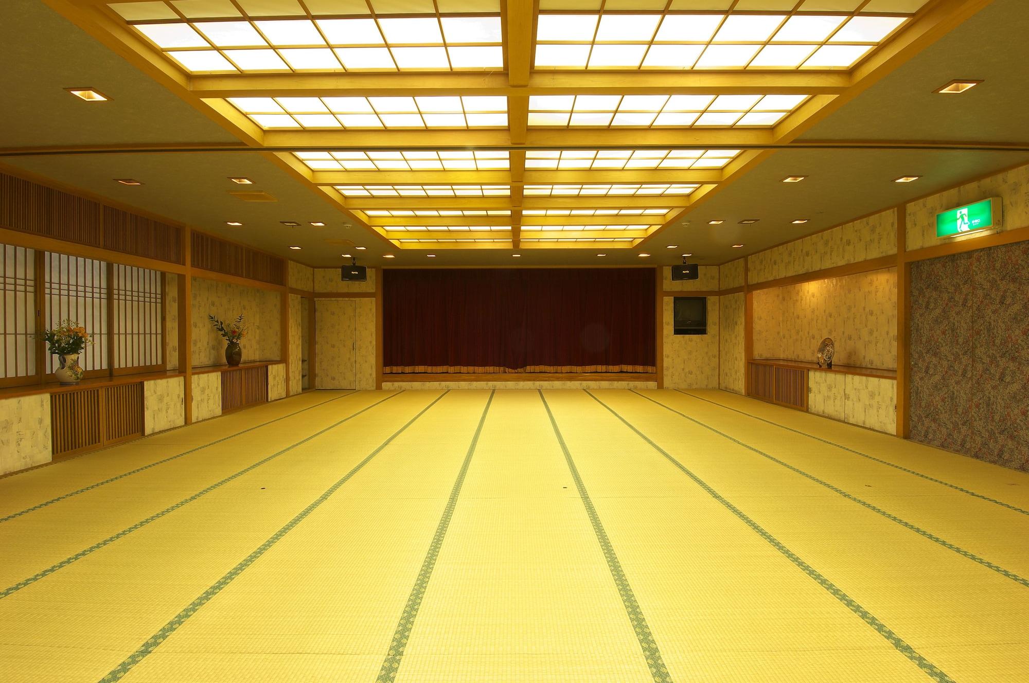 Kusatsu Skyland Hotel 81/100