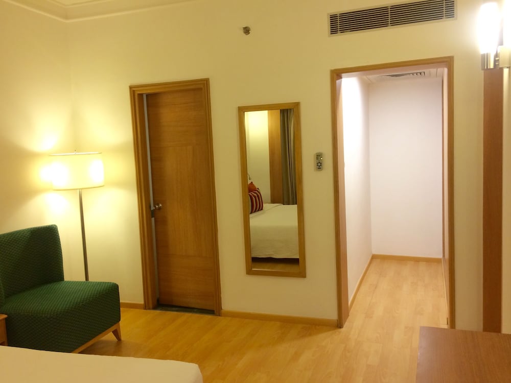 Lemon Tree Hotel Aurangabad 20/68