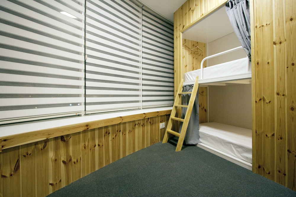 Book Home Gyeongju 14/60