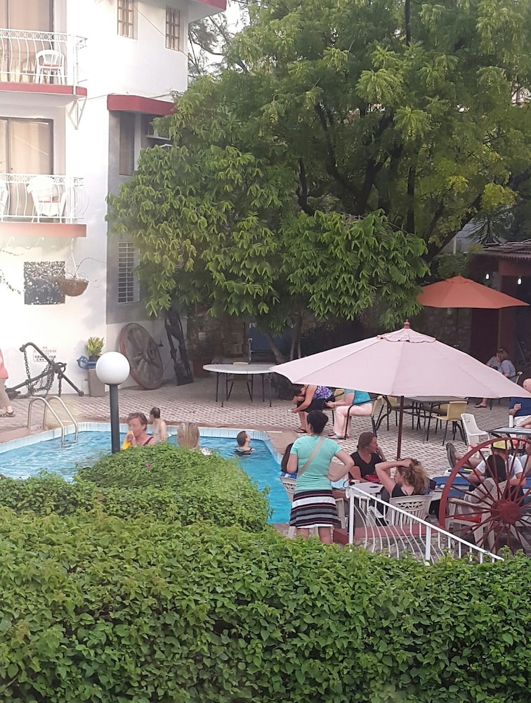Habitation Hatt Hotel 28/36