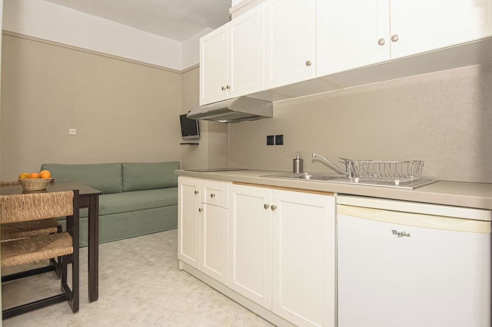 Talos Hotel Apartments 7/50