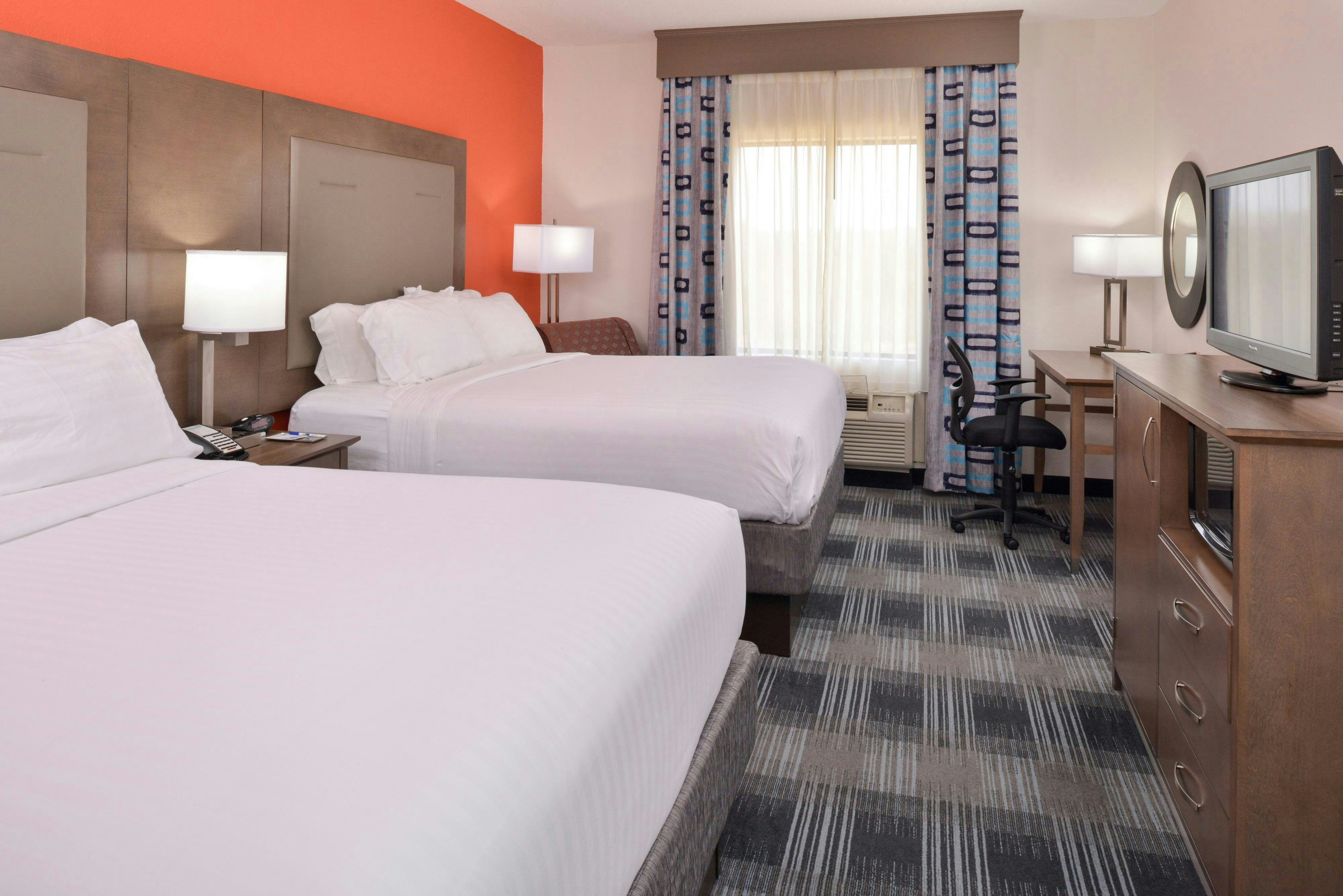 Holiday Inn Express Clanton 25/66