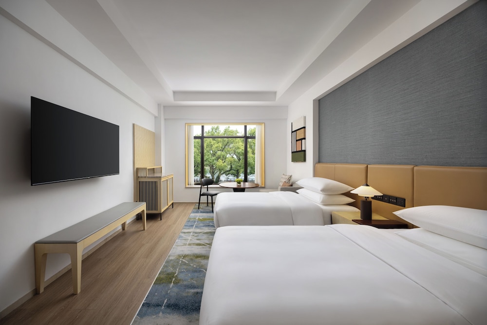 Room, Twin Beds, East Wing