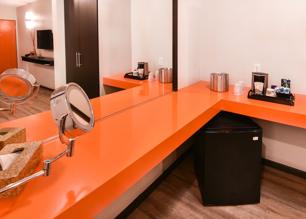 The Tangerine 33/43