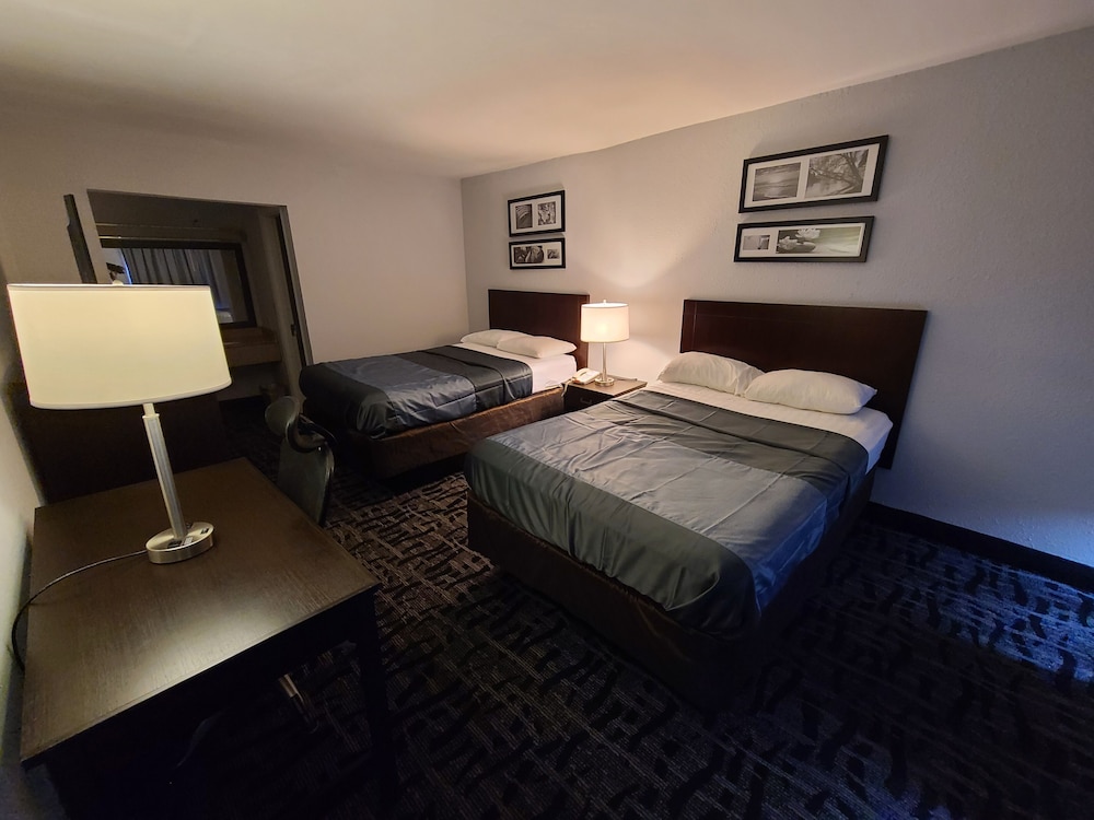 Standard, 2 Double Beds
