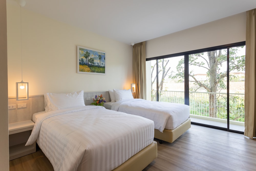 Porestva Hotel Sriracha 3/16