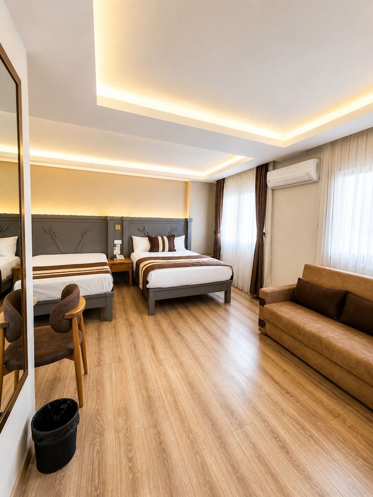 The Peraport Hotel 24/48