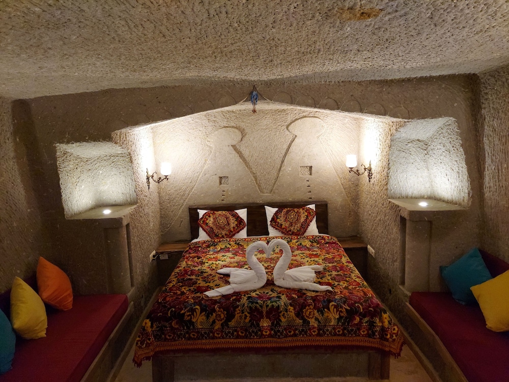 Armesos Cave Hotel 10/50