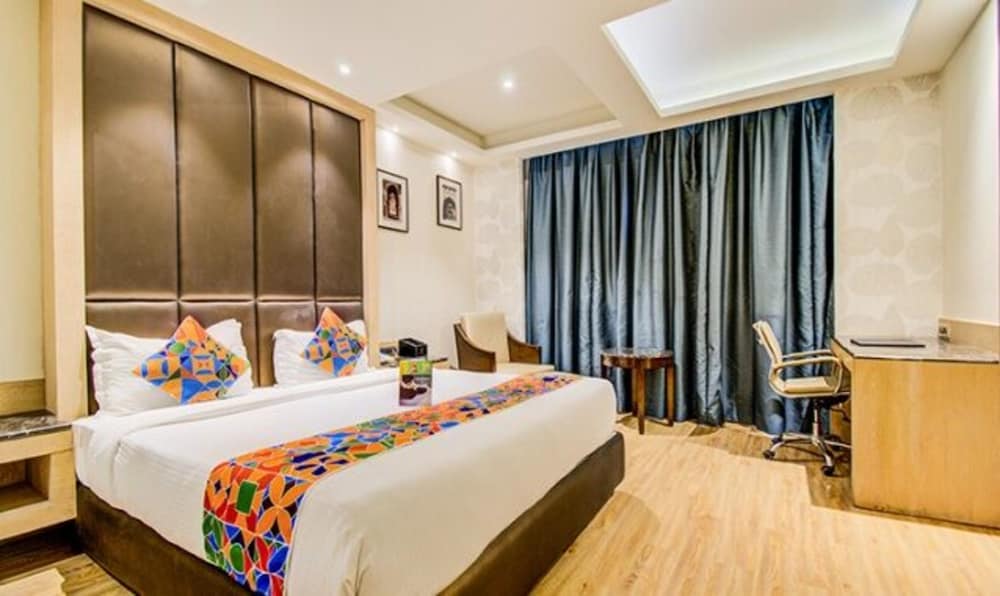 Deluxe, Double Bed