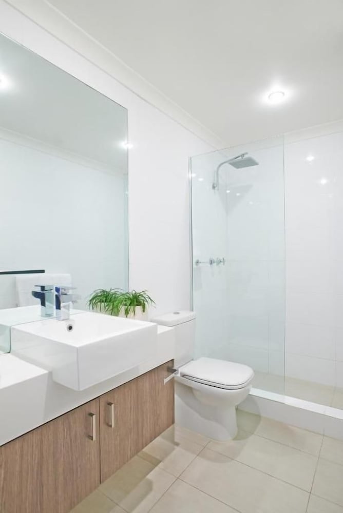 Cottesloe Beach Hotel 68/68