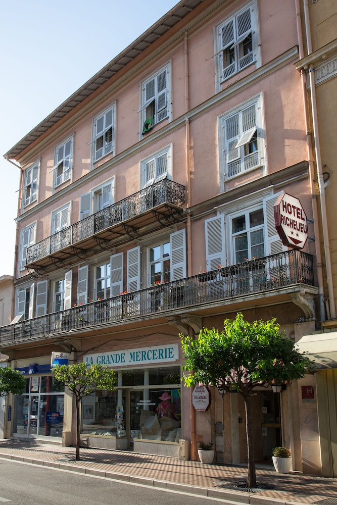 Richelieu Hotel 5/68