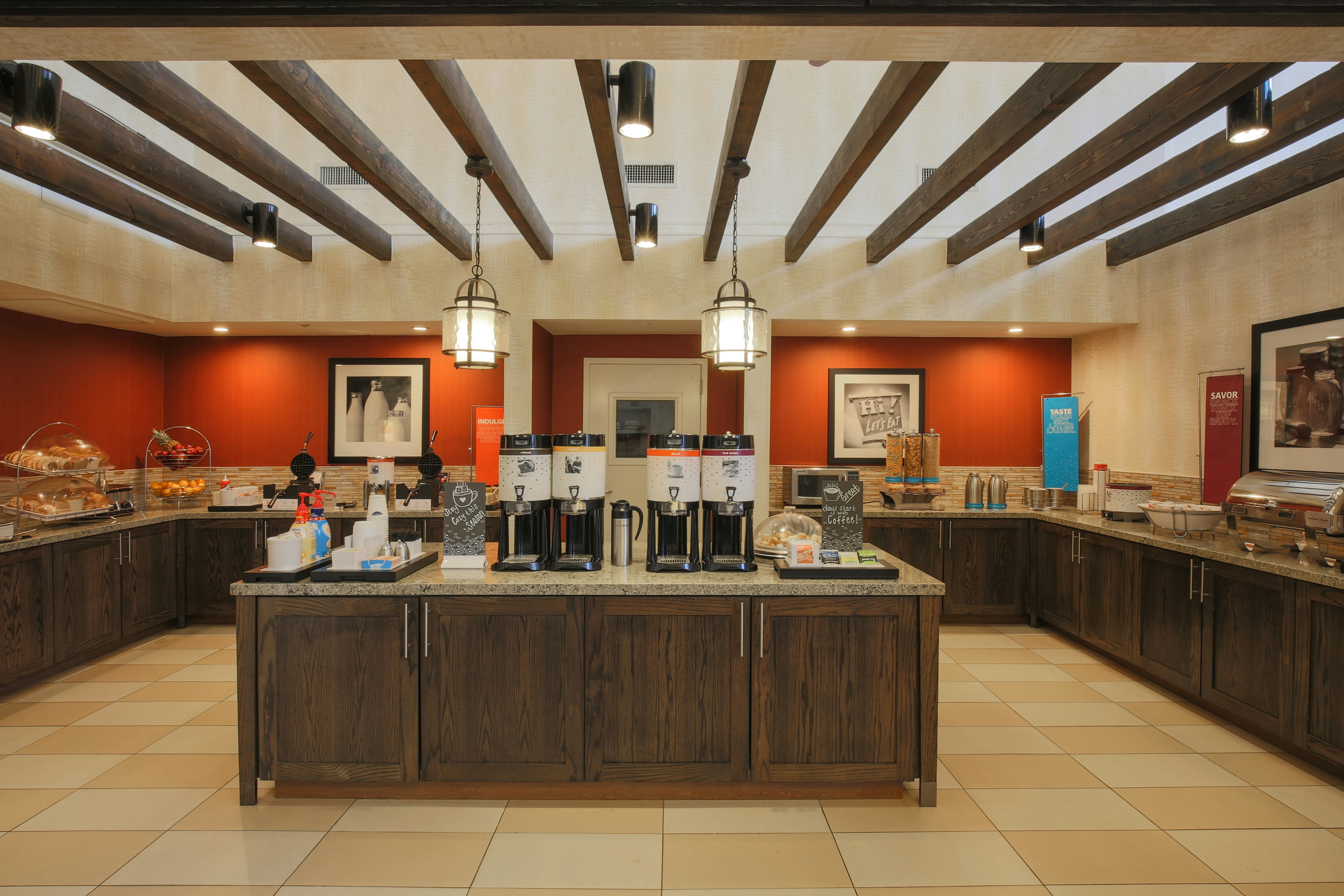 Hampton Inn & Suites Camarillo 6/39