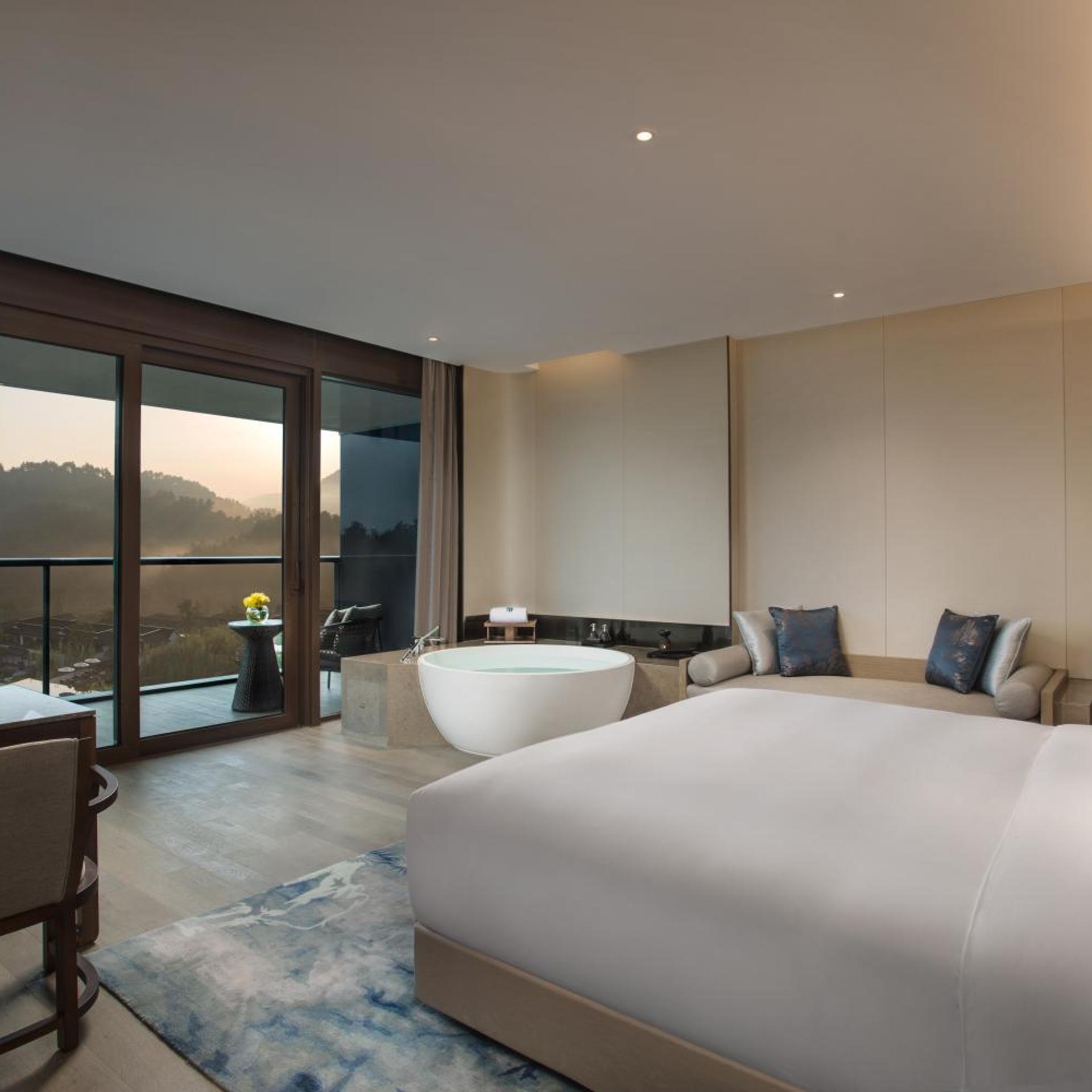 Garden, King Bed