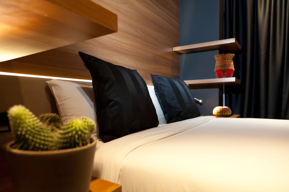 Fred Hotel 30/70