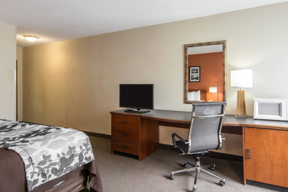 Spark by Hilton Fredericksburg Southpoint 29/38