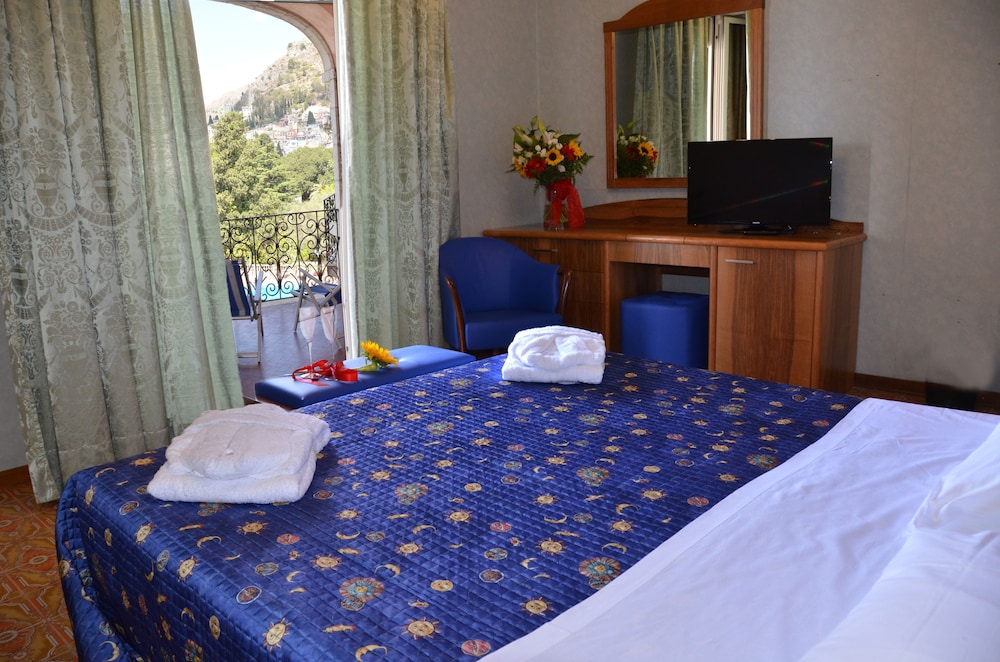 CLASSIC, DOUBLE OR TWIN BED