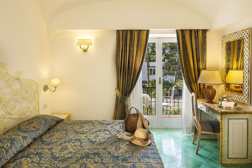 GRAND HOTEL IL MORESCO 46/72