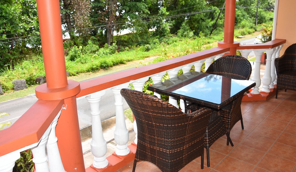 Reef Holiday Apartments Hotel Mahe Island 52/60
