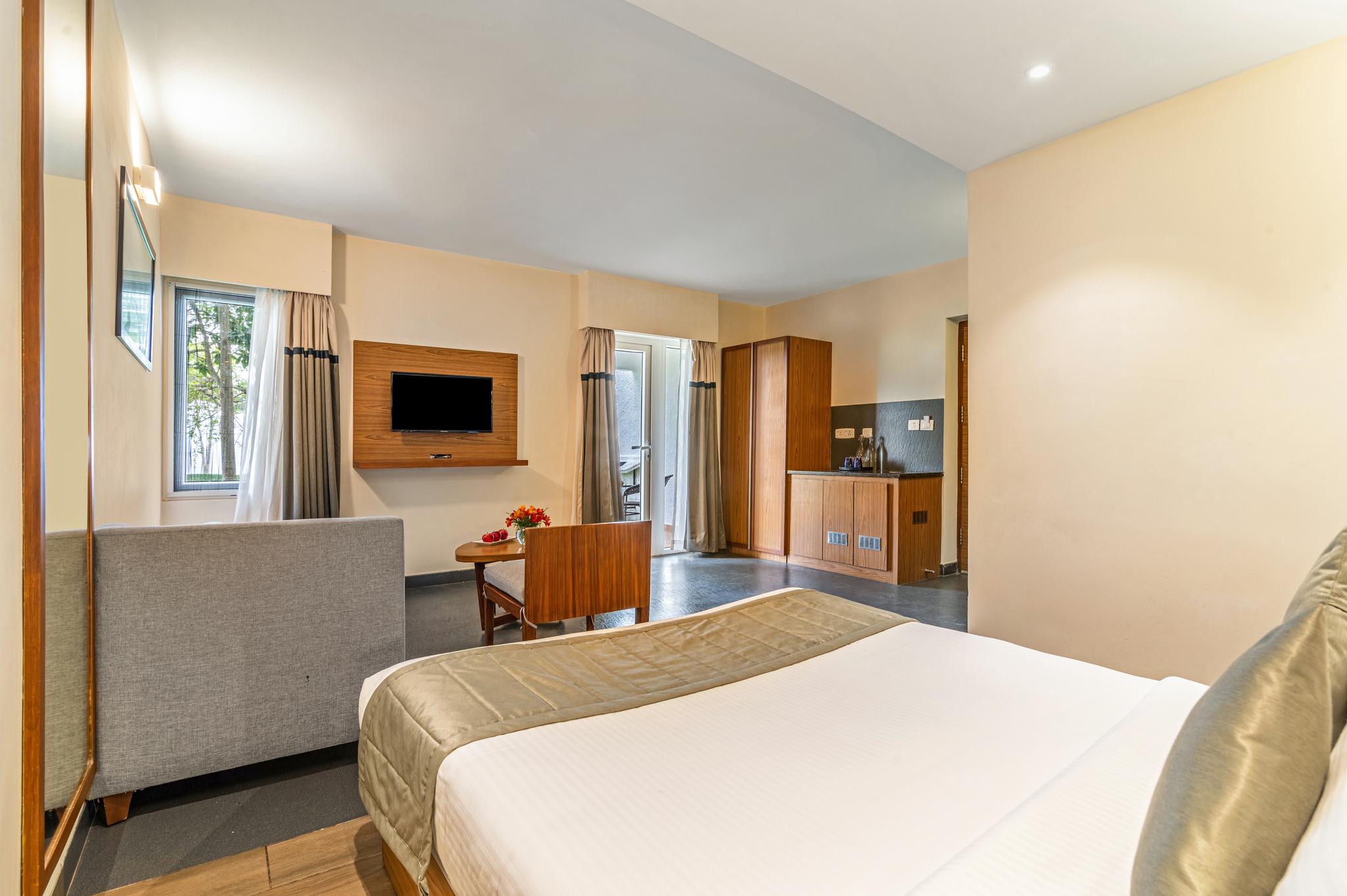 Garden View Premier Room with Balcony, Sterling Kodai Valley 2/2