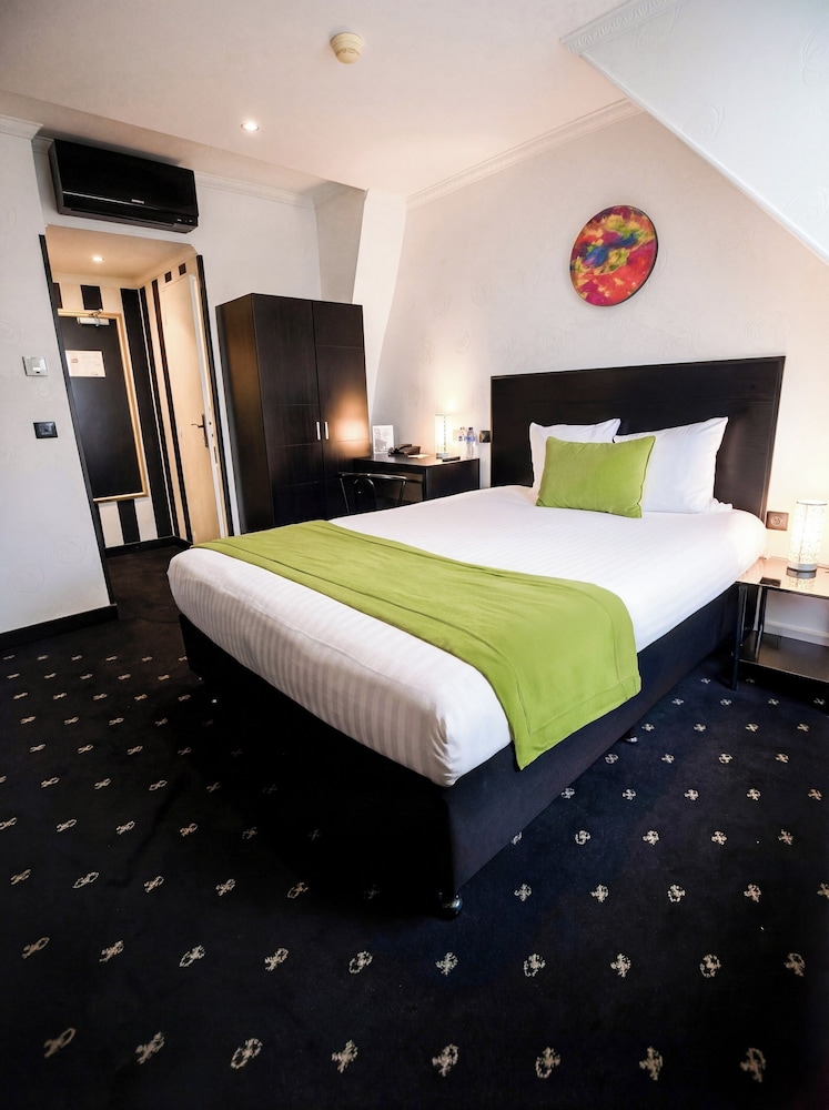 ROOM, SINGLE