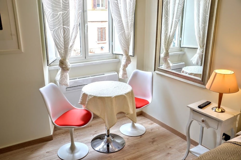 Colosseum Bed & Breakfast 58/62