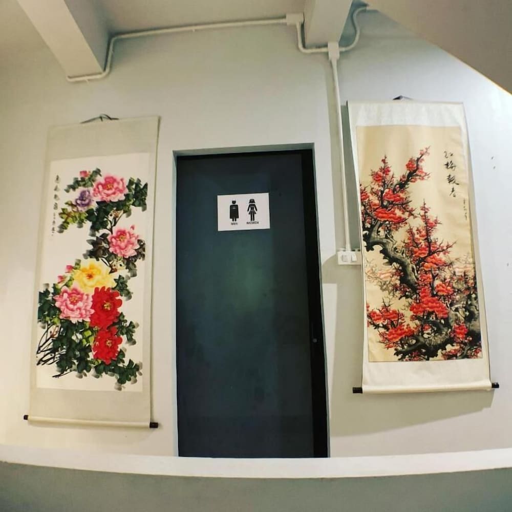 84 Gallery - Hostel 19/42
