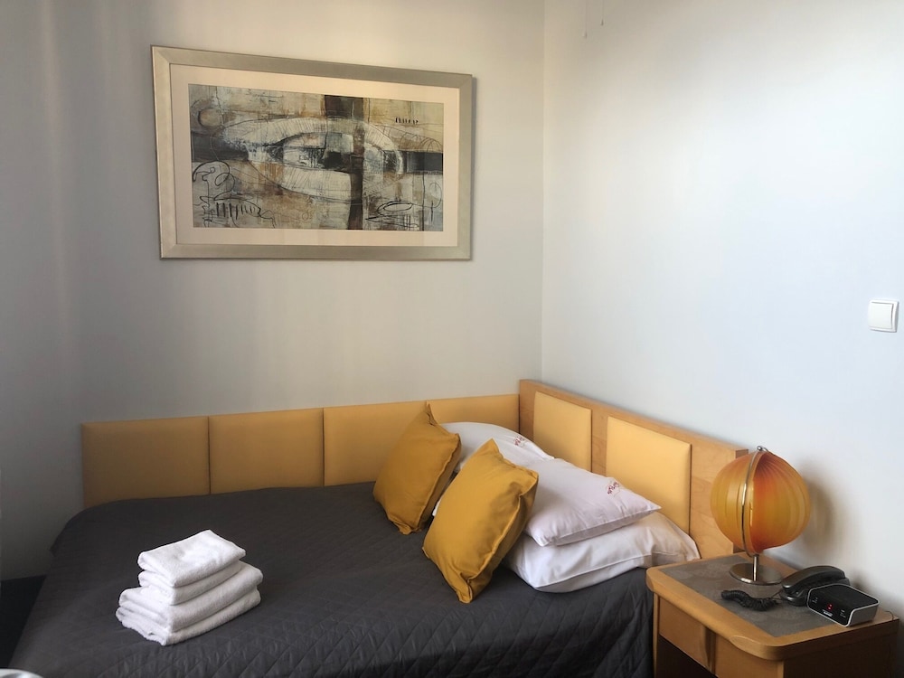 Hotel Bella 36/71