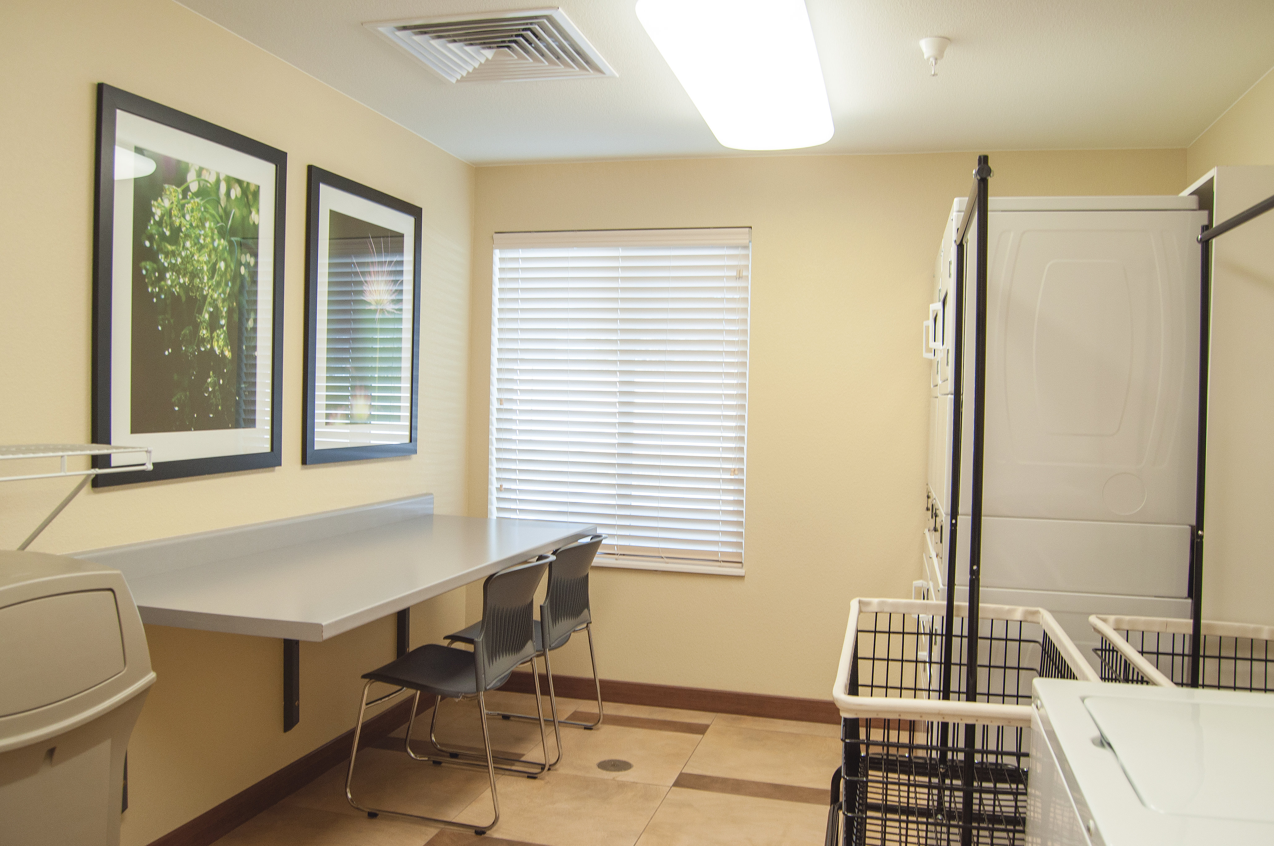 Candlewood Suites Fort Collins 26/39