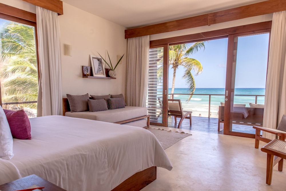 Penthouse, King and Twin Beds, Beach Front, Plunge Pool