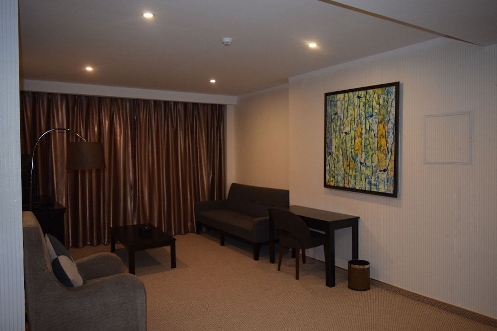 Royal Mountain Hotel 30/50