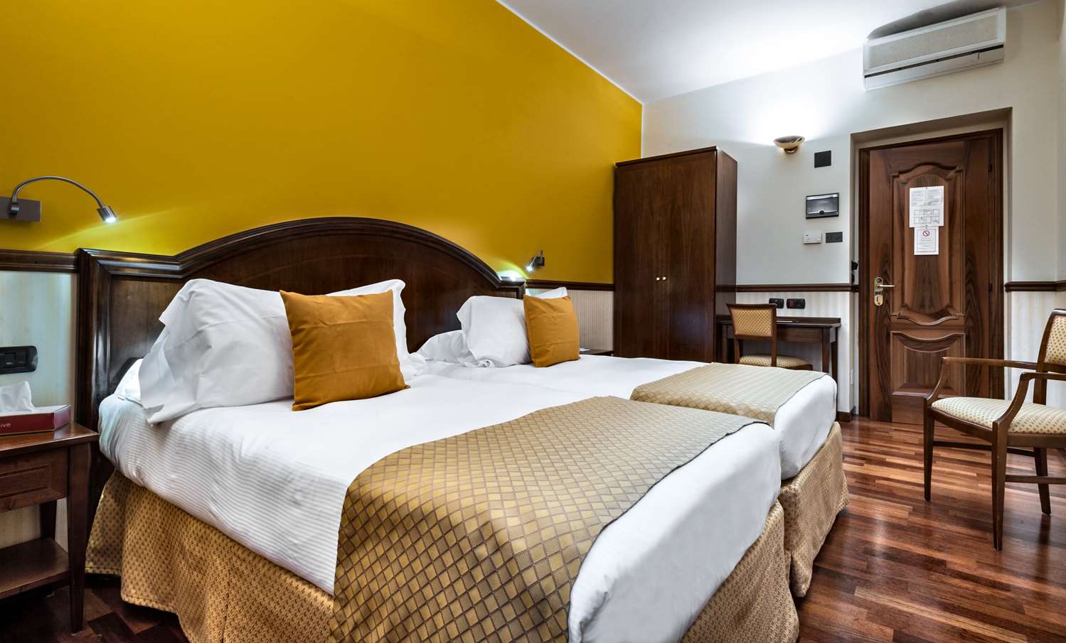 Worldhotel Casati 18 33/63