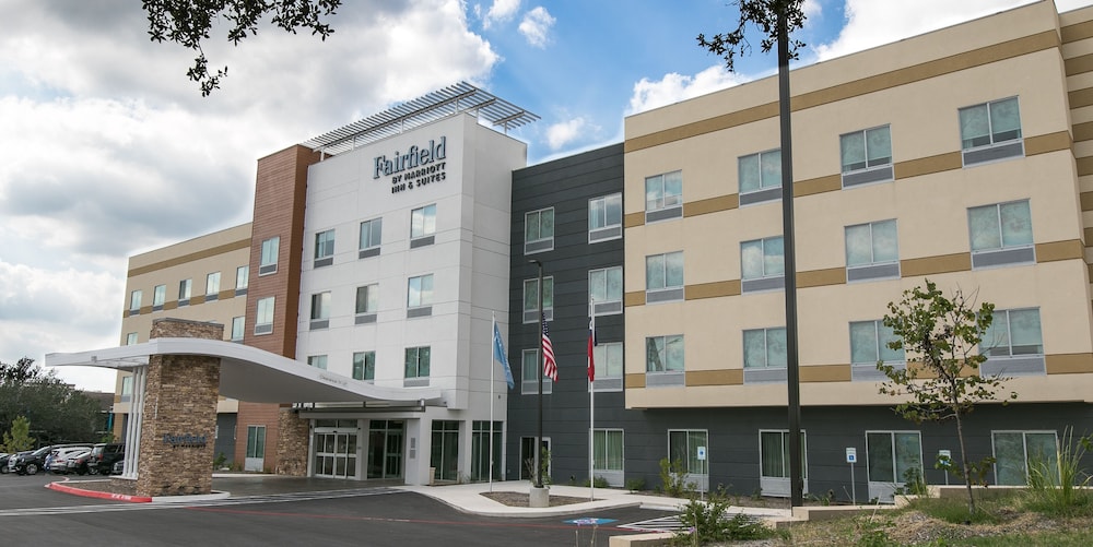Fairfield Inn & Suites by Marriott San Antonio Medical Center 45/50
