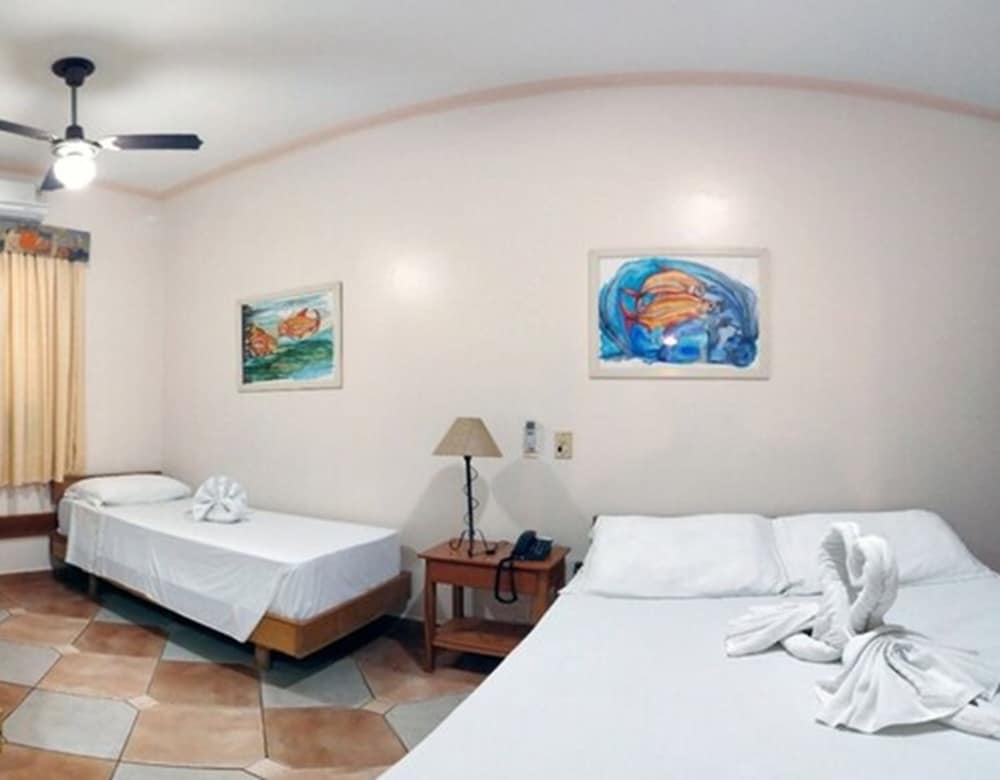 Hotel Pira Miuna 13/74