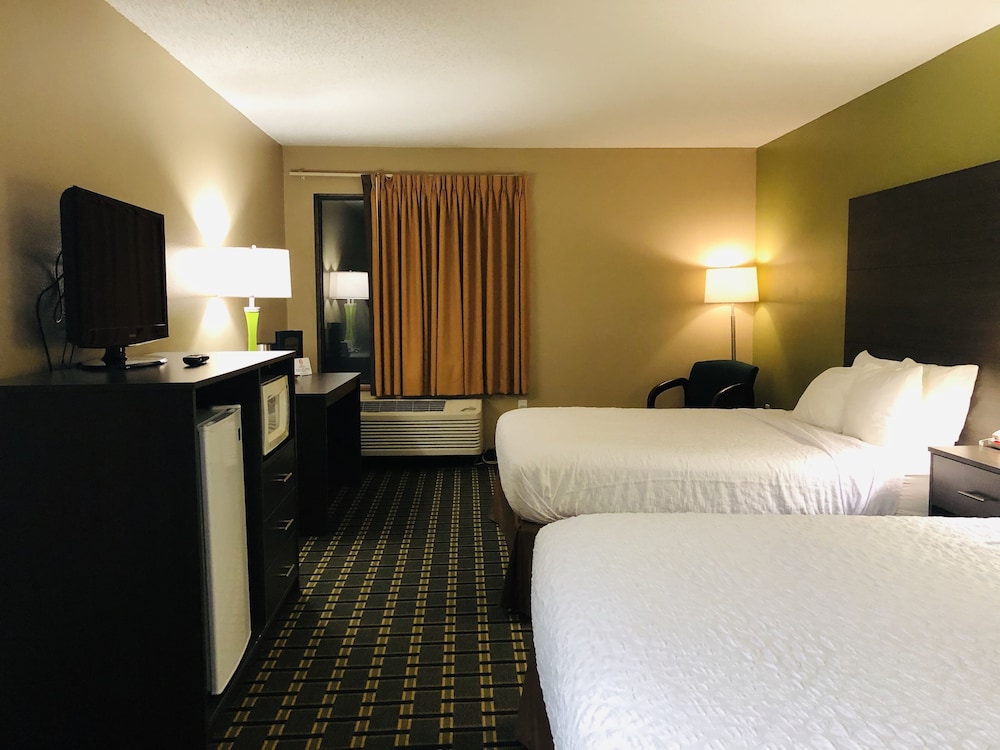 AmericInn by Wyndham Columbus Wisconsin 17/38