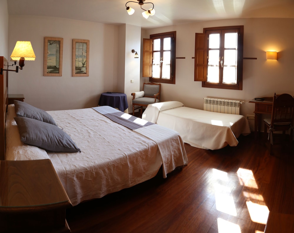 Room, Double or Twin Bed, Valley View