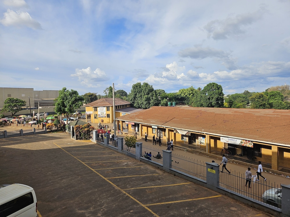 Bridgeview Hotel And Conference Centre 27/34