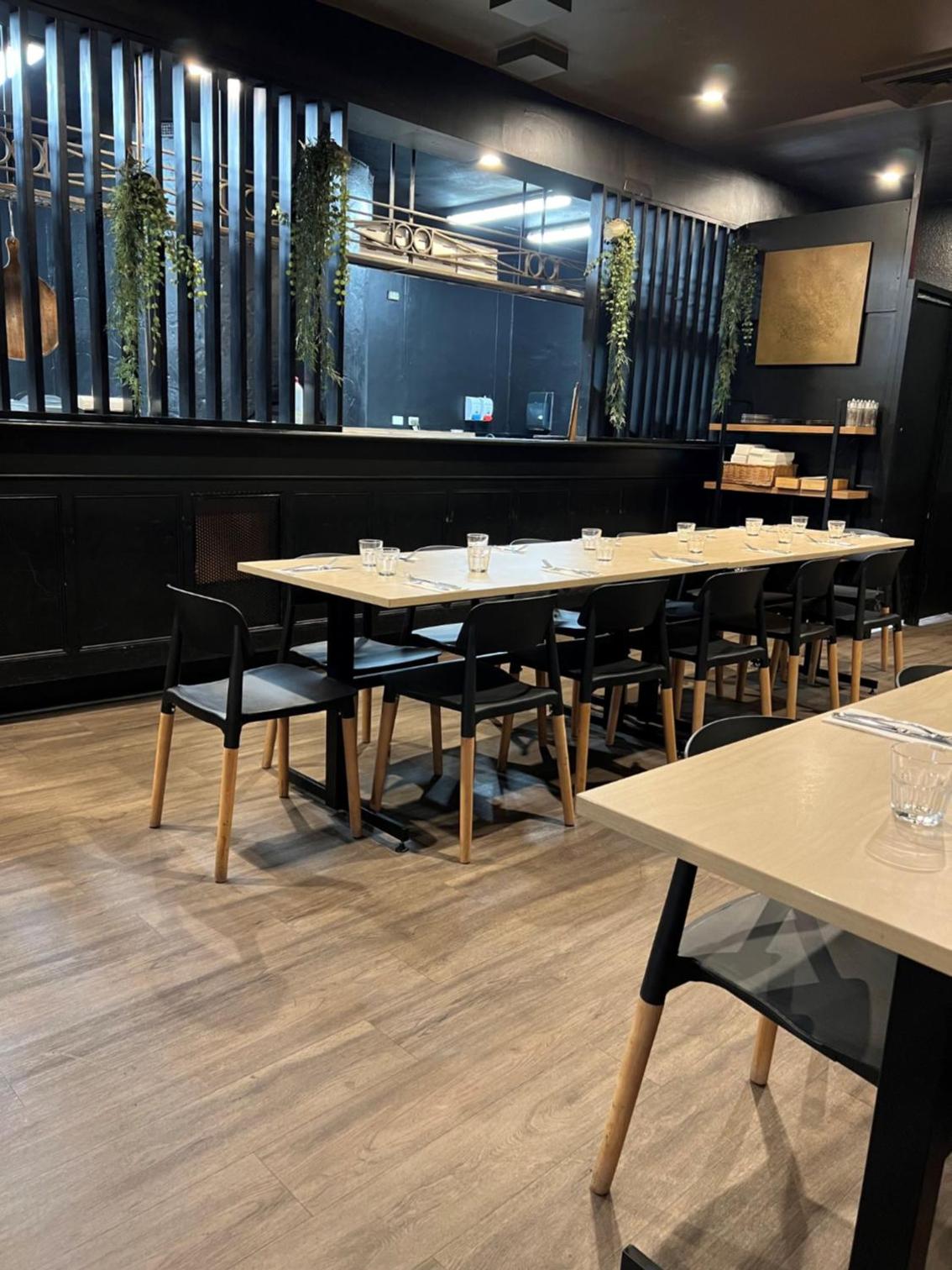 Star Bar Cafe and Hotel 16/24