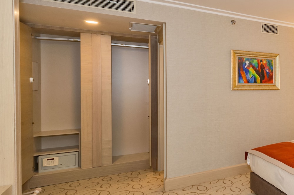 MARE PARK HOTEL 53/64