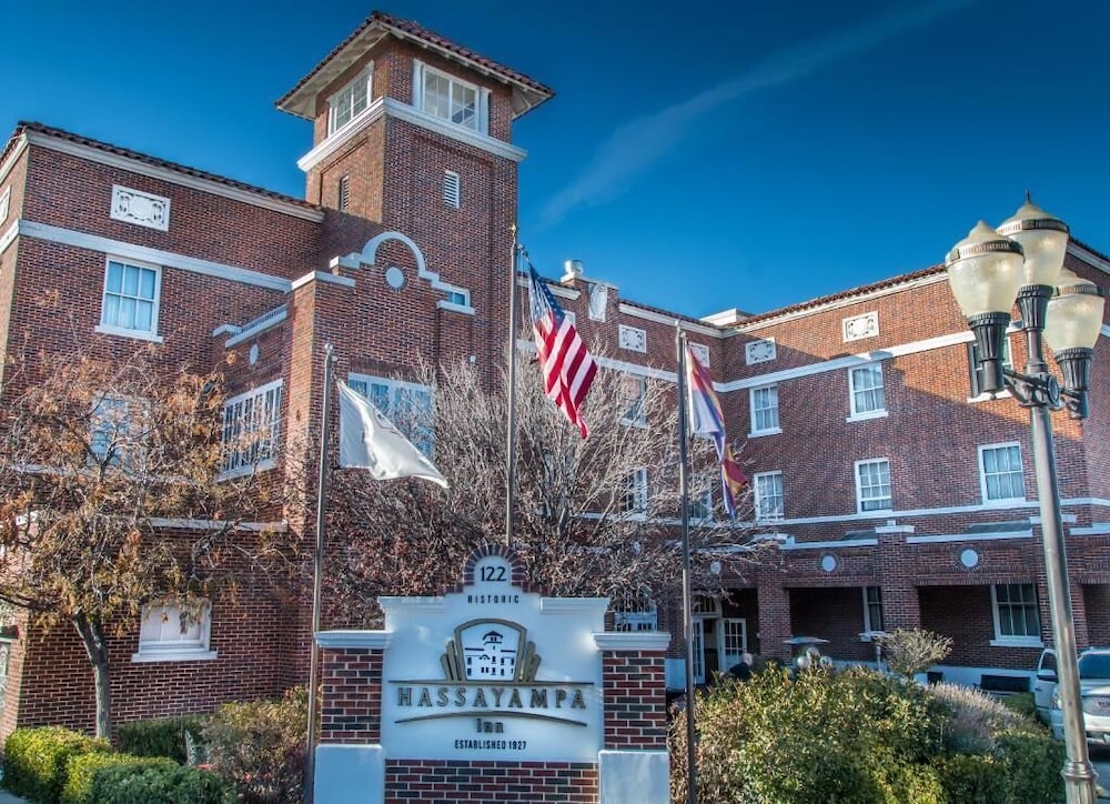 Hassayampa Inn 11/61