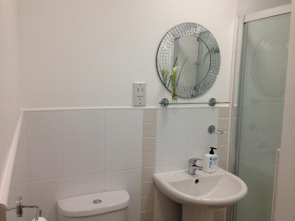 Apple House Guest House Heathrow Airport 26/31