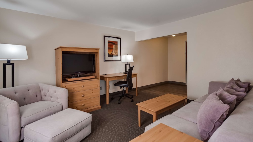 Best Western Hi-Desert Inn 30/37