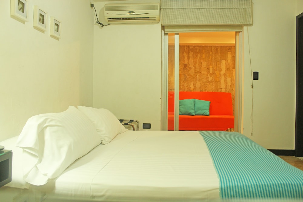 Hotel Santorini Express y Cabanas 42/81