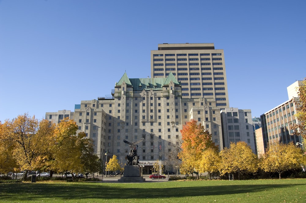 Lord Elgin Hotel 68/71