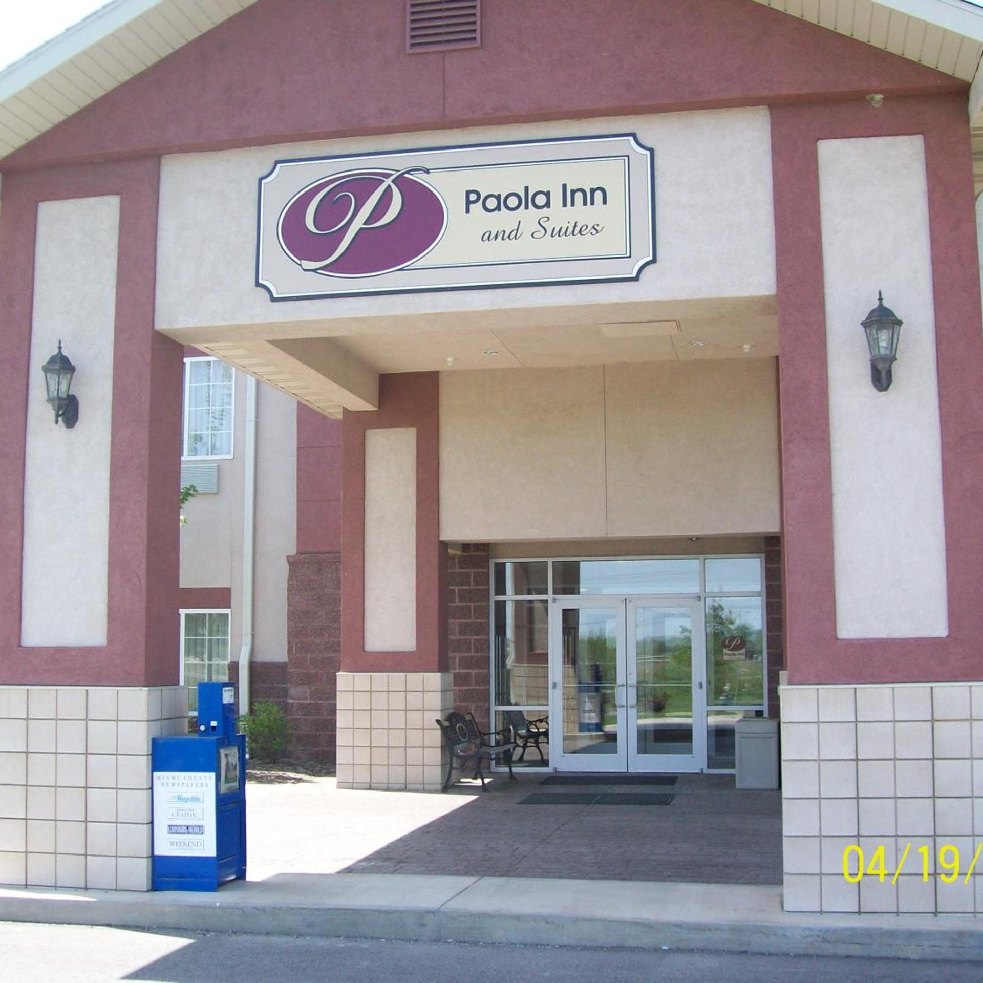 Paola Inn And Suites 2/47
