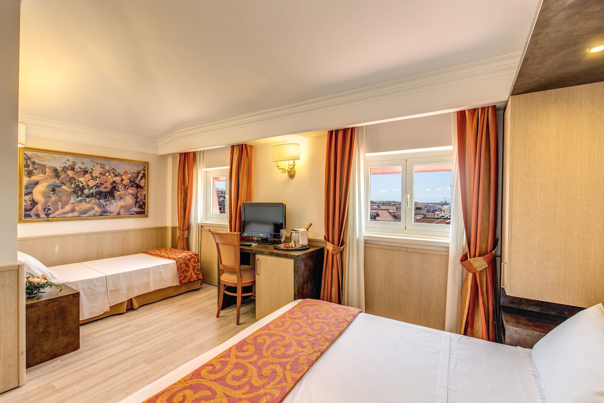 ROOM, TRIPLE