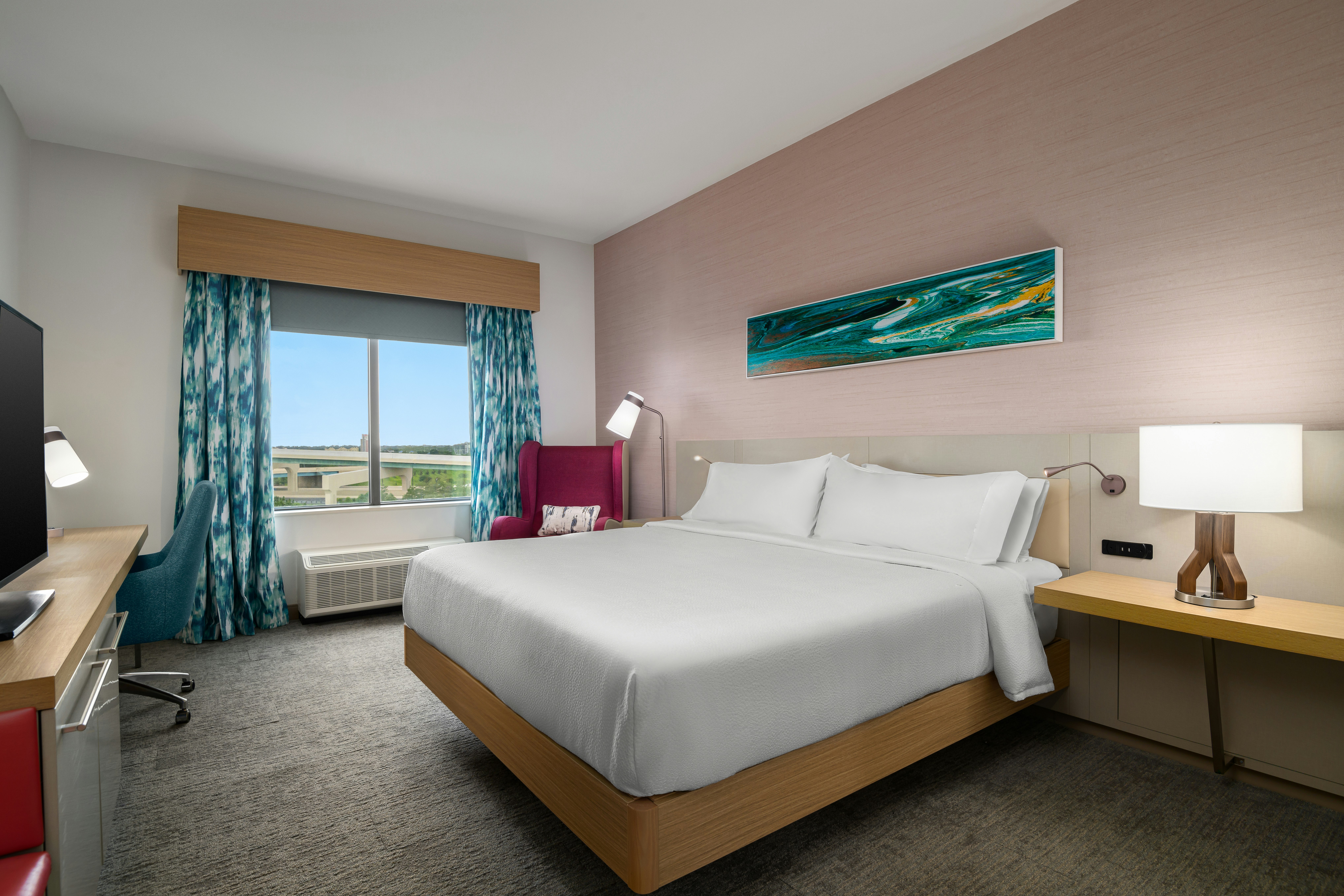 ROOM, KING BED