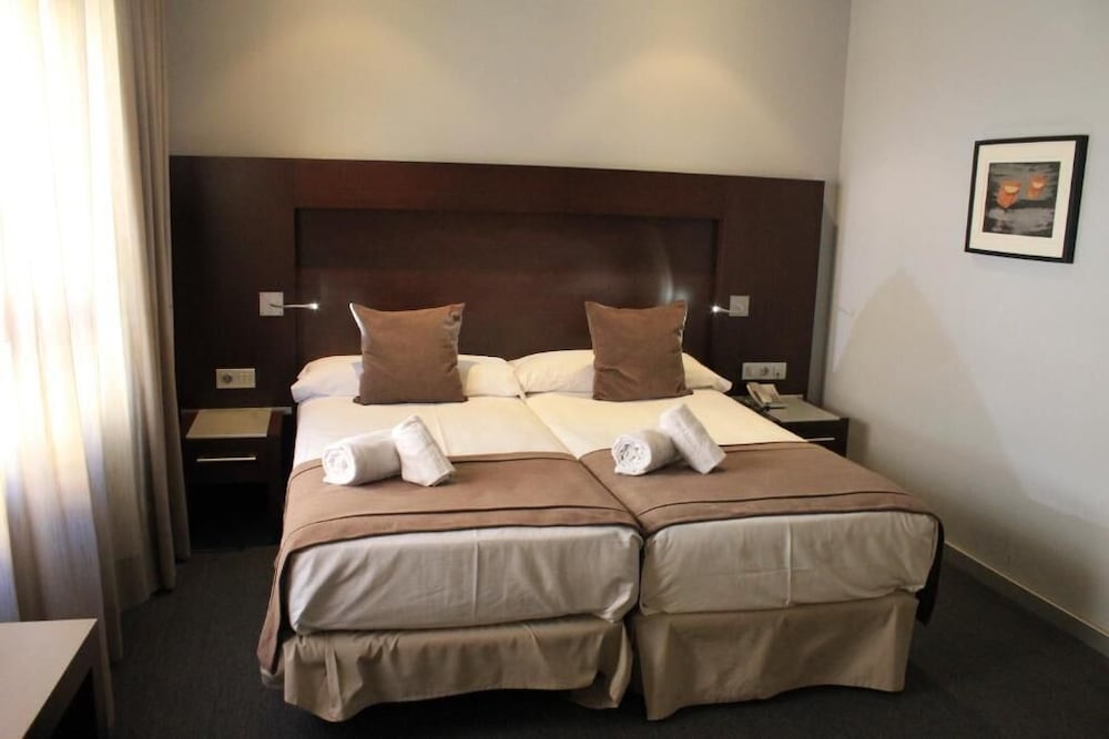 Hotel Madanis Liceo 7/50