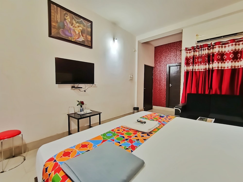 Hotel Yash Residency 33/35