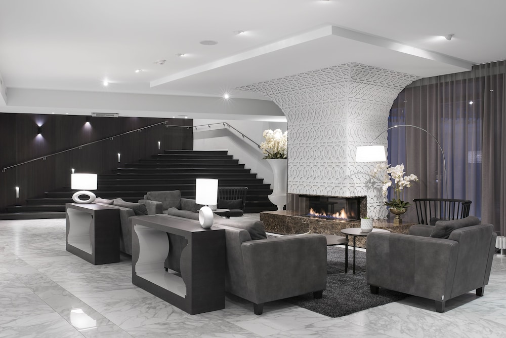 Lydia Hotel 43/70