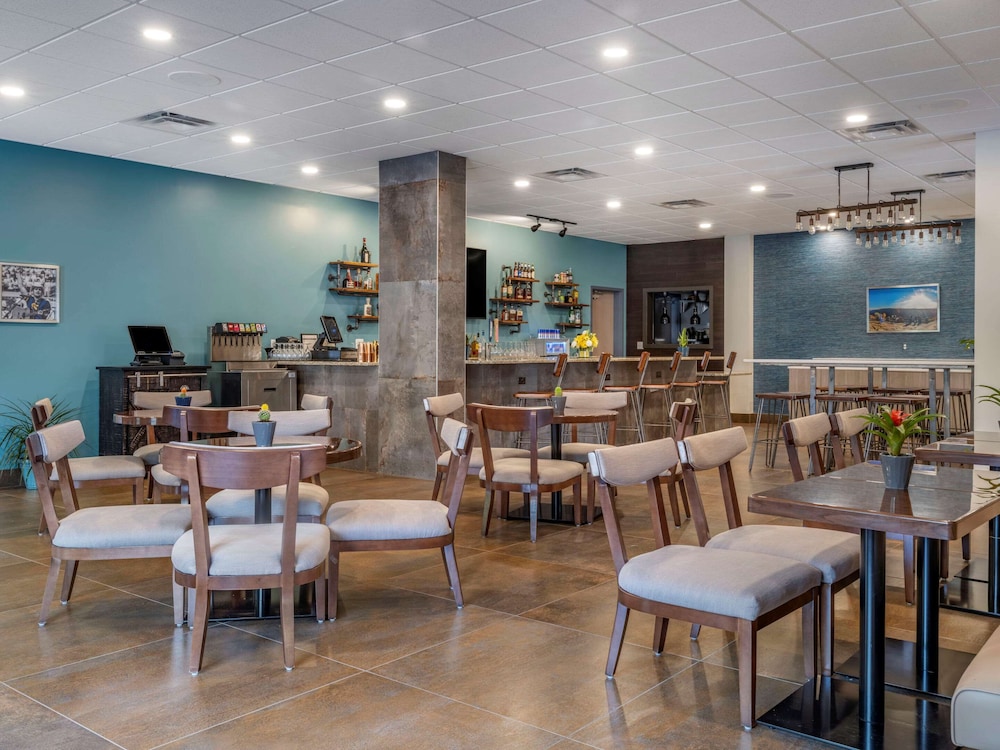The Cranberry Ascend Hotel Collection 49/65